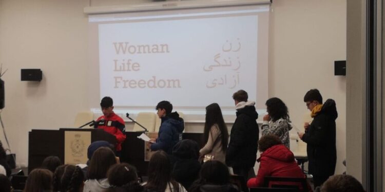 Reading Marathon all’IIS Costanzo per i diritti delle donne (VIDEO)