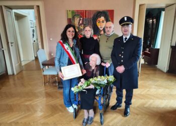 S. Giovanni in Fiore, Carolina MIraglia festeggia 107 anni (Video)