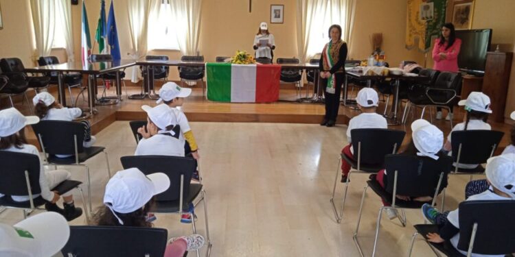 Decollatura, “Un Giorno in Comune”: alunni Infanzia in Municipio