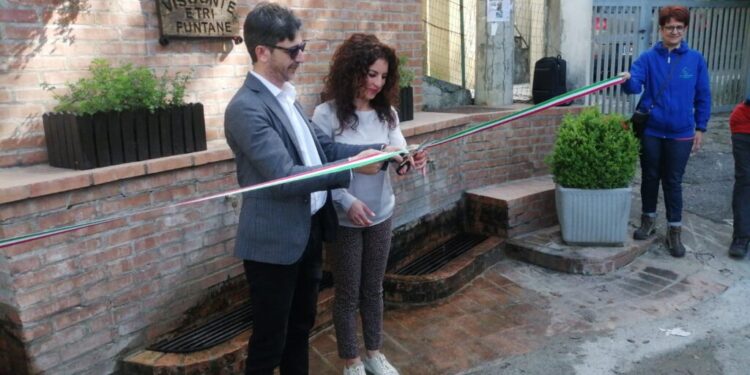 Pentone, volontari ripristinano sorgente Tre Fontane