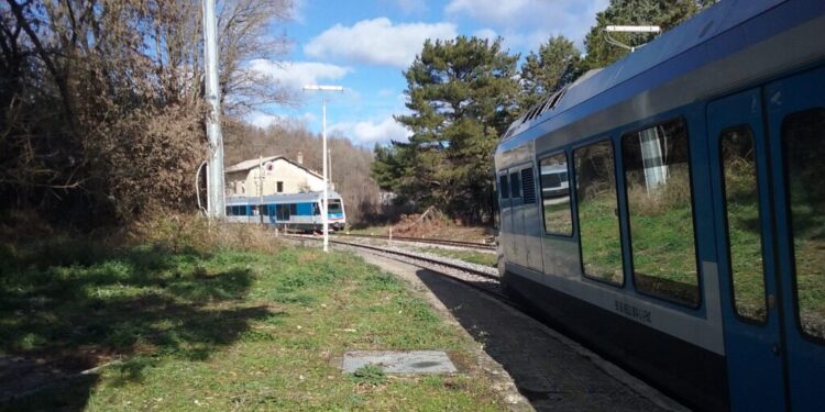 La locomotiva scomparsa dalla stazione di Serrastretta-Carlopoli: interrogazione dei consiglieri regionali PD