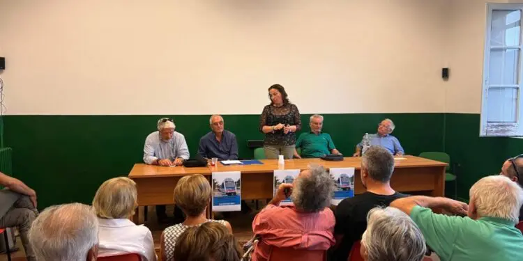 Decollatura, molto partecipata l’assemblea sui tagli alla ferrovia