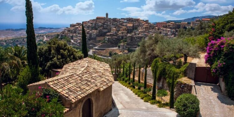 Editori disposti a pubblicare un libro fotografico su Badolato