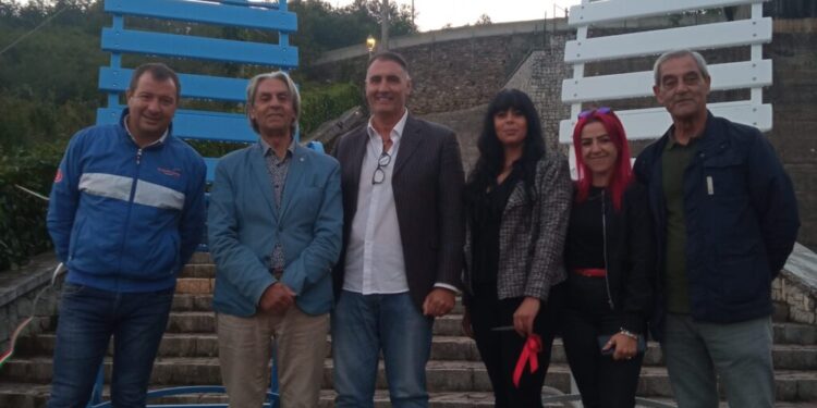 Bianchi, Museo all’aperto: inaugurate 2 poltrone giganti