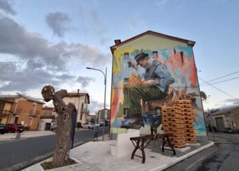 Fossato Serralta, murale di Leonardo Cannistrà dedicato ai cestai