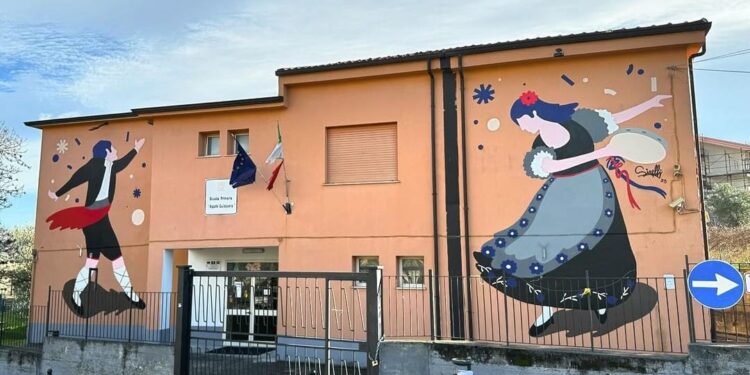 Settingiano, scoperto il murale dello street artist Massimo Sirelli