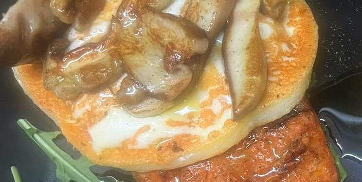 “Abbinando” con lo chef Piero Cantore: salsiccia e caciocavallo silano