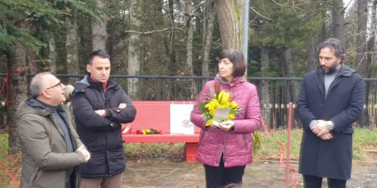 Sersale, inaugurata panchina rossa presso Rsa “G. Moscati”