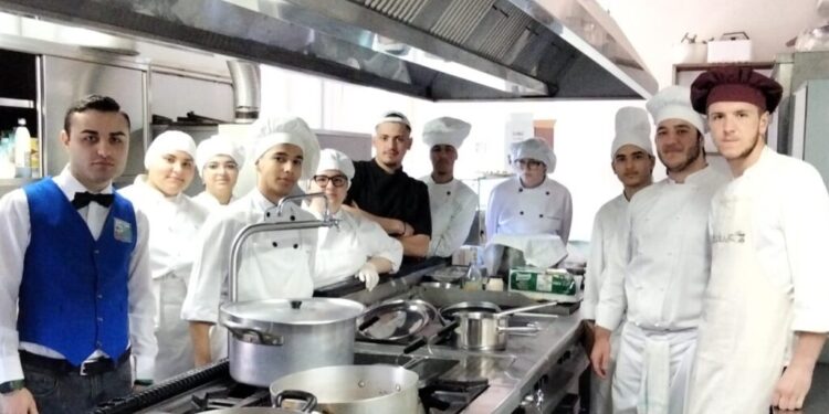 Taverna, IPSEOA: una scuola che crede nel futuro