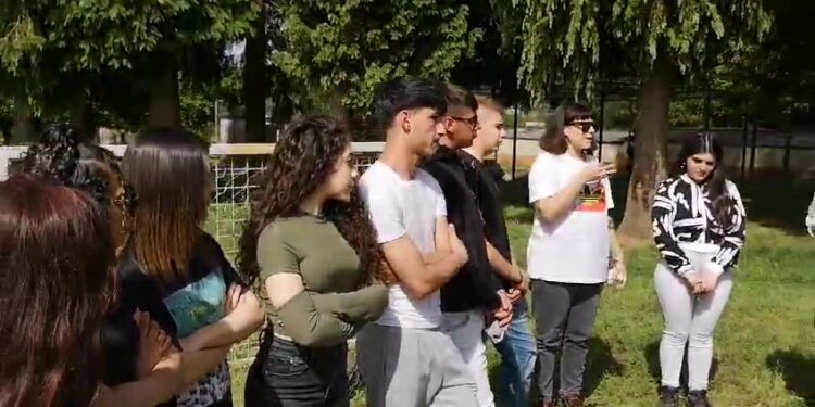 Alunni e prof in “campo” alla scuola agraria di Soveria Mannelli (video)