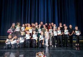 Gli allievi della Scuola di Teatro “Enzo Corea” (Sede Tiriolo) presentano il saggio finale “OLTREMARE”