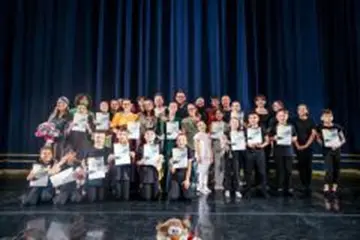 Gli allievi della Scuola di Teatro “Enzo Corea” (Sede Tiriolo) presentano il saggio finale “OLTREMARE”