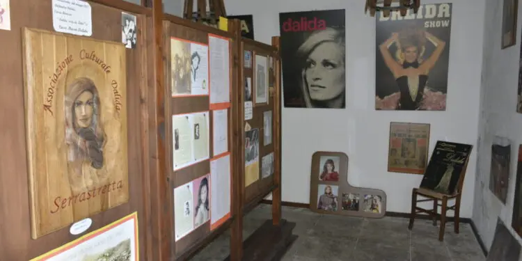 Rabbina sinagoga di Serrastretta consegna impianto audio alla Casa Museo Dalida
