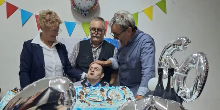 Serrastretta, Peppino Gallo vince la sfida con la Sindrome di Down e festeggia i 60 anni