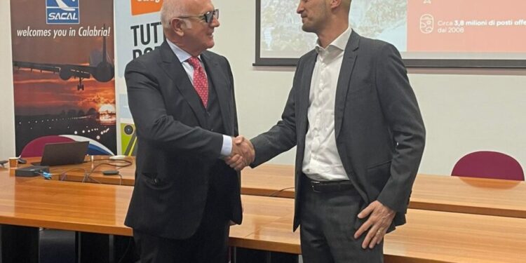 Cresce easyjet a Lamezia: due nuovi voli diretti per Parigi Orly e Nizza