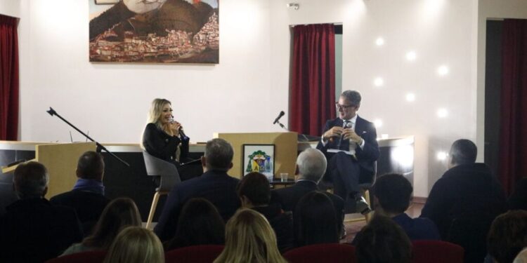 Presentato «Memorie di viaggiatori nel lametino», nuovo libro di Raffaele Gaetano