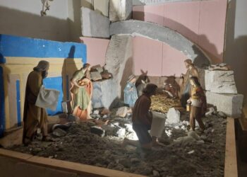 Decollatura, un presepe di macerie per lanciare un messaggio di pace