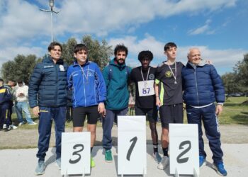 IIS Costanzo vince la campestre provinciale con Amadou Nije. Sbarcato come profugo gambiano minorenne, ora studente e ottimo podista