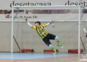 Giuseppe Golia: un “numero 1” di serie A. Il giovane 18enne originario di Scigliano, è al primo anno con la Pirossigeno Cosenza Futsal