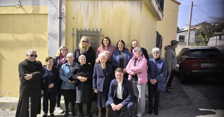 Cropani, spegne cento candeline nonna Antonietta Rabia