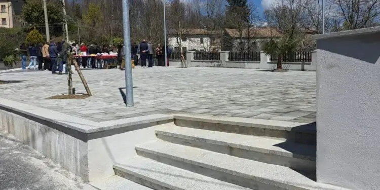 Decollatura, il sindaco Raffaella Perri: “Riconsegniamo (VIDEO) piazza Stocco di Adami ai cittadini”