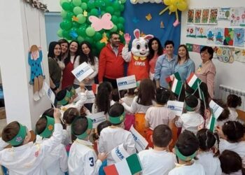 Avis Gizzeria, dolci sorrisi e solidarietà con il “Coniglietto” nelle scuole dell’infanzia