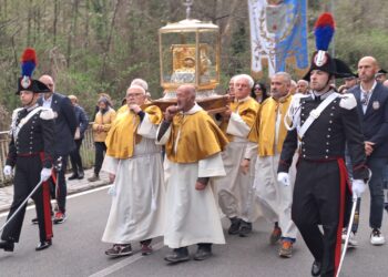 La reliquia di San Francesco di Paola è arrivata a Soveria Mannelli. Evento trasmesso dal nostro sito in diretta su Facebook