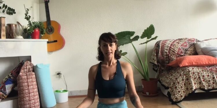 Intervista a Jolanda Cristiano, insegnante di Yoga orientale: il ritorno in Calabria dopo 25 anni per condividere un viaggio interiore e umano.