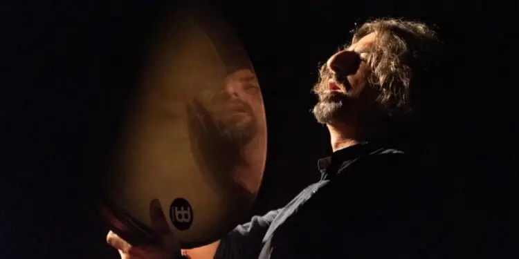 I Battiti del Cantastorie: Nando Brusco continua a emozionare tra “Tamburo è Voce”