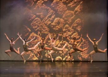 Le prestigiose coreografie sui temi più toccanti della Compagnia di Luisa Squillacioti al Teatro Comunale di Catanzaro