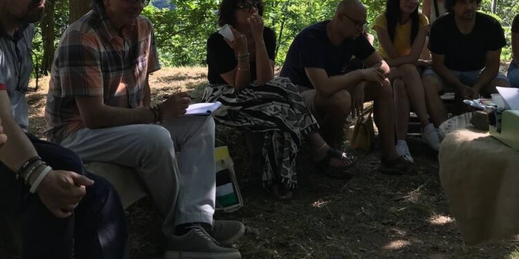 Nel bosco di Gennandrìa (Serrastretta) trova spazio l’Utopia: ne hanno discusso anime diverse