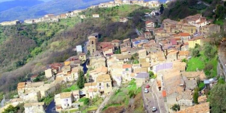 L’associazione “Savutolibero” consegna alla comunità di Scigliano un defibrillatore donato da Anas Sanità Regione Calabria