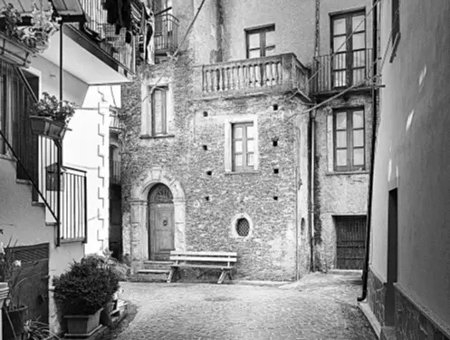 Un vicolo di Platania (foto di Mario Migliarese)