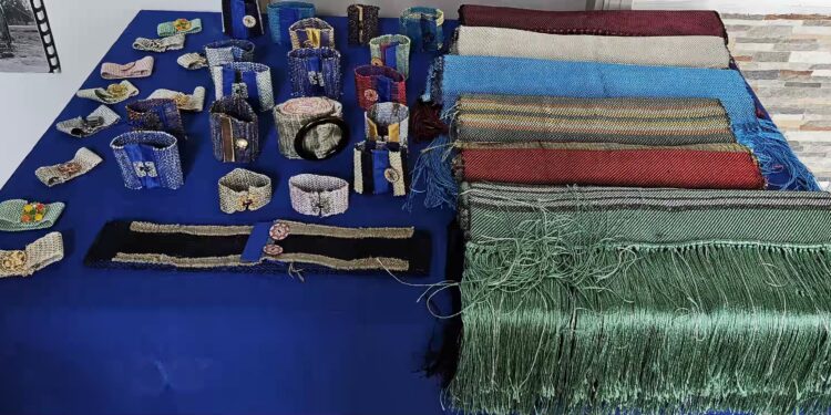 Intrecci di vita 2.0: Arsac coinvolge con il suo percorso formativo di tessitura