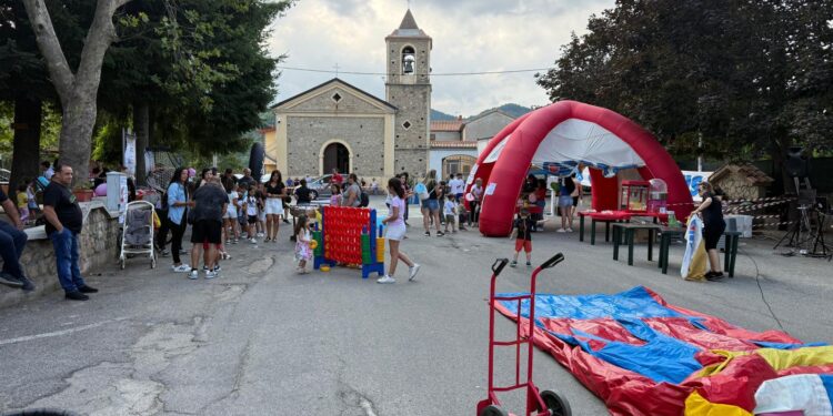 Petronà, Divertimento e Sensibilizzazione “ConAvis” Regala Sorrisi e Consapevolezza