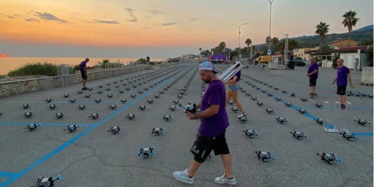 Falerna Marina, grande successo per il primo spettacolo tecnologico del Ferragosto