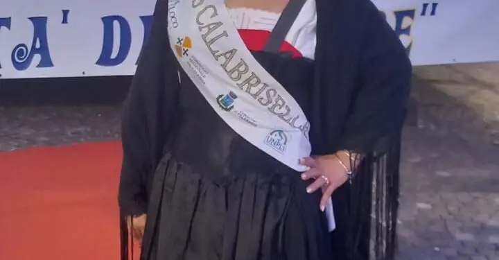 Miss Calabrisella 2025: A Palermiti trionfa il costume di Sambiase indossato dalla splendida Federica Vescio