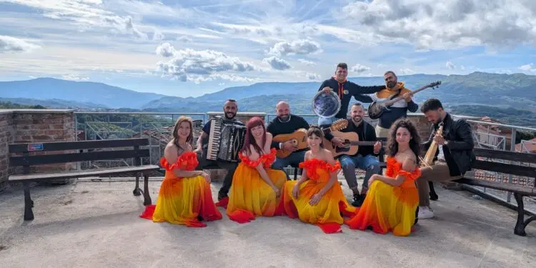 “Musica sul Savuto: Le Stelle del Mediterraneo incantano Mangone con una performance a sorpresa”