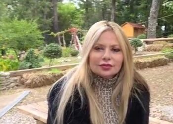 Videointervista all’attrice-regista Tania Romeo: la passione per il teatro e l’arte e l’amore per la sua Catanzaro
