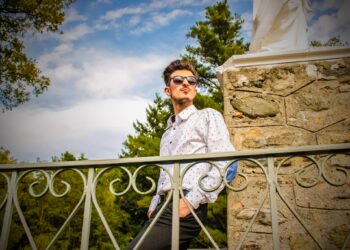 Luigi Critelli, giovane artista di Gimigliano, si presenta con un nuovo brano (VIDEO)