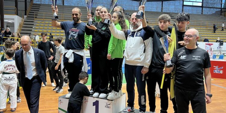 Sport, taekwondo: a Catanzaro grande successo per il Campionato interregionale di combattimento