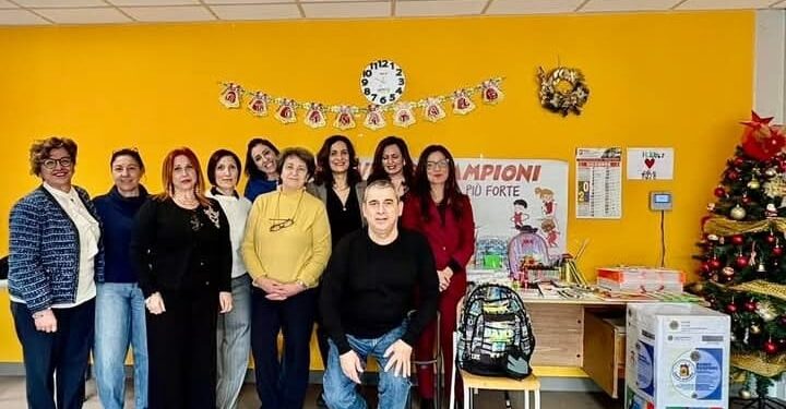 Cropani, ieri consegna zaino sospeso.