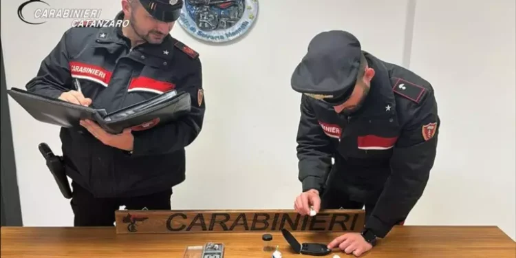 Delivery dello spaccio di droga in codice, scoperta rete a Soveria Mannelli: 6 gli indagati