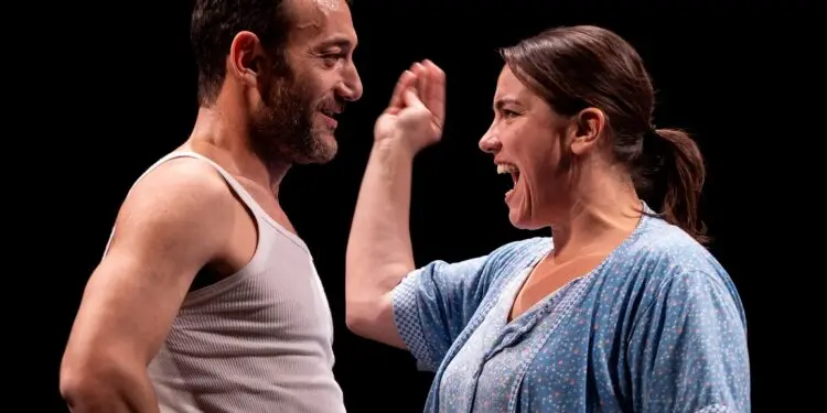Emma Dante porta in scena l’atroce ritualità del femminicidio al Teatro Politeama di Catanzaro