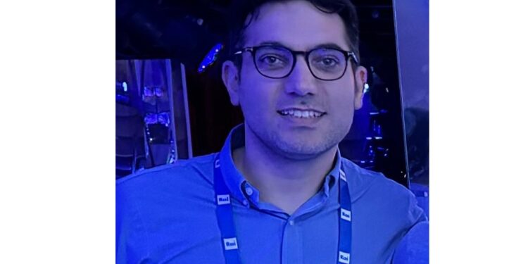 Dieci anni dal primo Sanremo di Mauro Tedesco: l’orgoglio di Aprigliano dietro le quinte del Festival di Sanremo