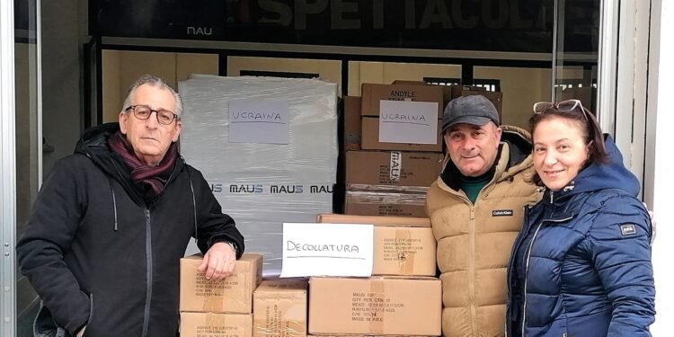 Comune Decollatura riceve 2500 lampade da Associazione “Spettacolari” di Lamezia per iniziativa Basta Odio Accendiamo una Speranza