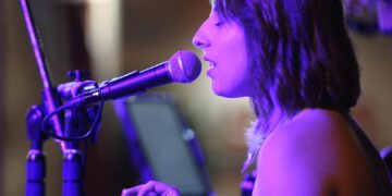 “Apparentemente intera”, il nuovo brano della cantautrice Angelica Perri in corsa per Musicultura