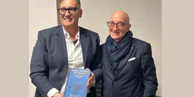 Santo Stefano di Rogliano ospita la seconda presentazione del libro “Anime sospese nell’ombra” di Francesco Garofalo