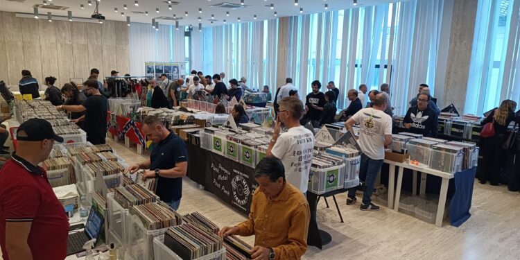 Catanzaro Vinyl Market: sabato 21 e domenica 22 marzo nuovo appuntamento con l’evento dedicato al disco che unisce tutta Italia