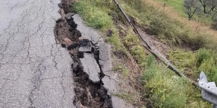 Marcedusa, cede altro pezzo di strada provinciale